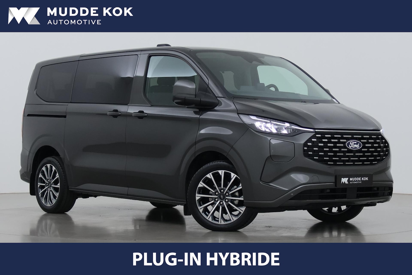 Ford Transit Custom Tourneo - 340 2.5 PHEV L1H1 Titanium X | 8P | Panoramadak | ACC | Elektrische Schuifdeuren | Trekhaa - AutoWereld.nl