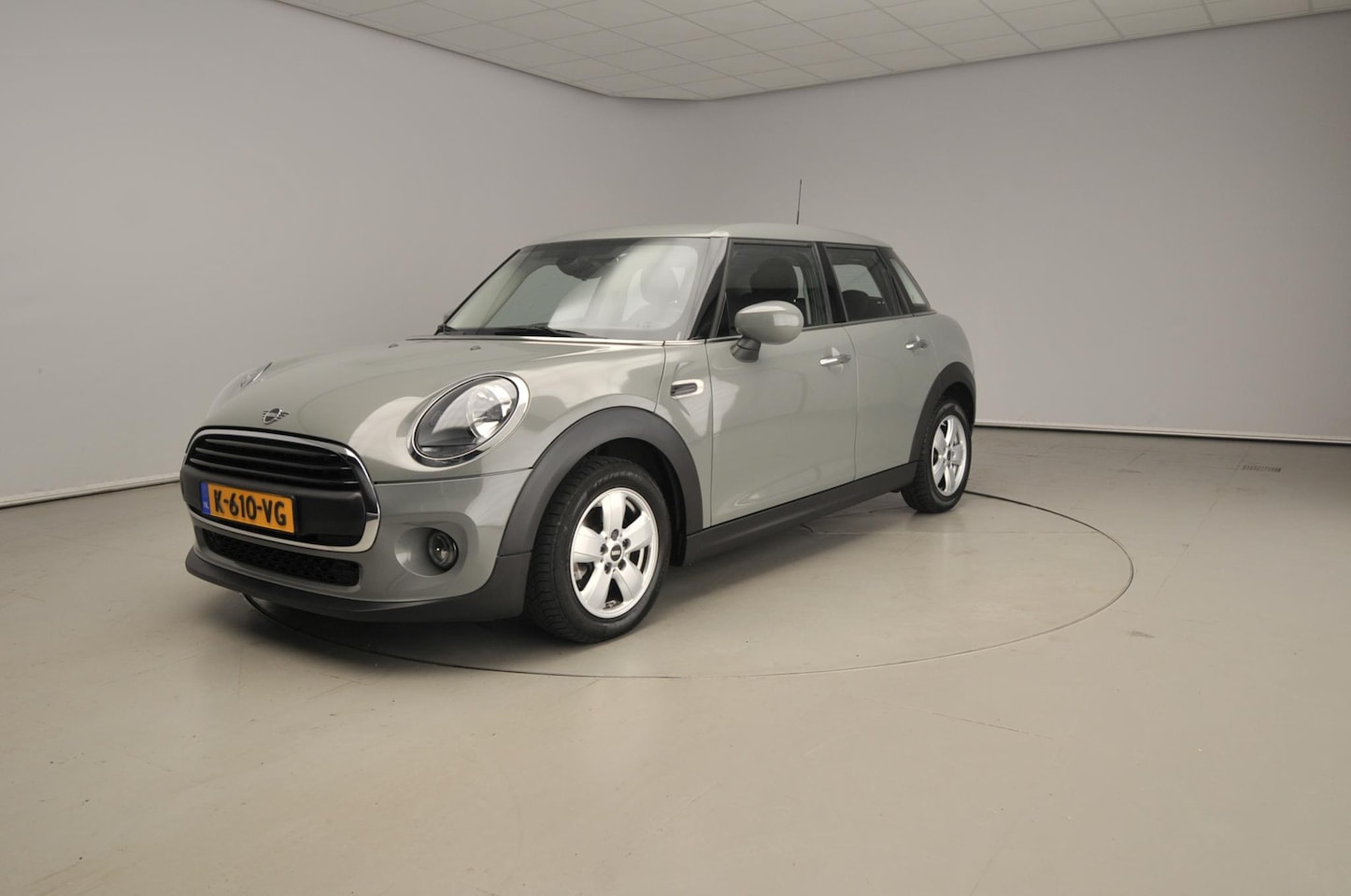 MINI One - 5-deurs Automaat / Climate / Cruise / Navigatie / PDC / ISOFIX / Alu wielen 16 inch - AutoWereld.nl