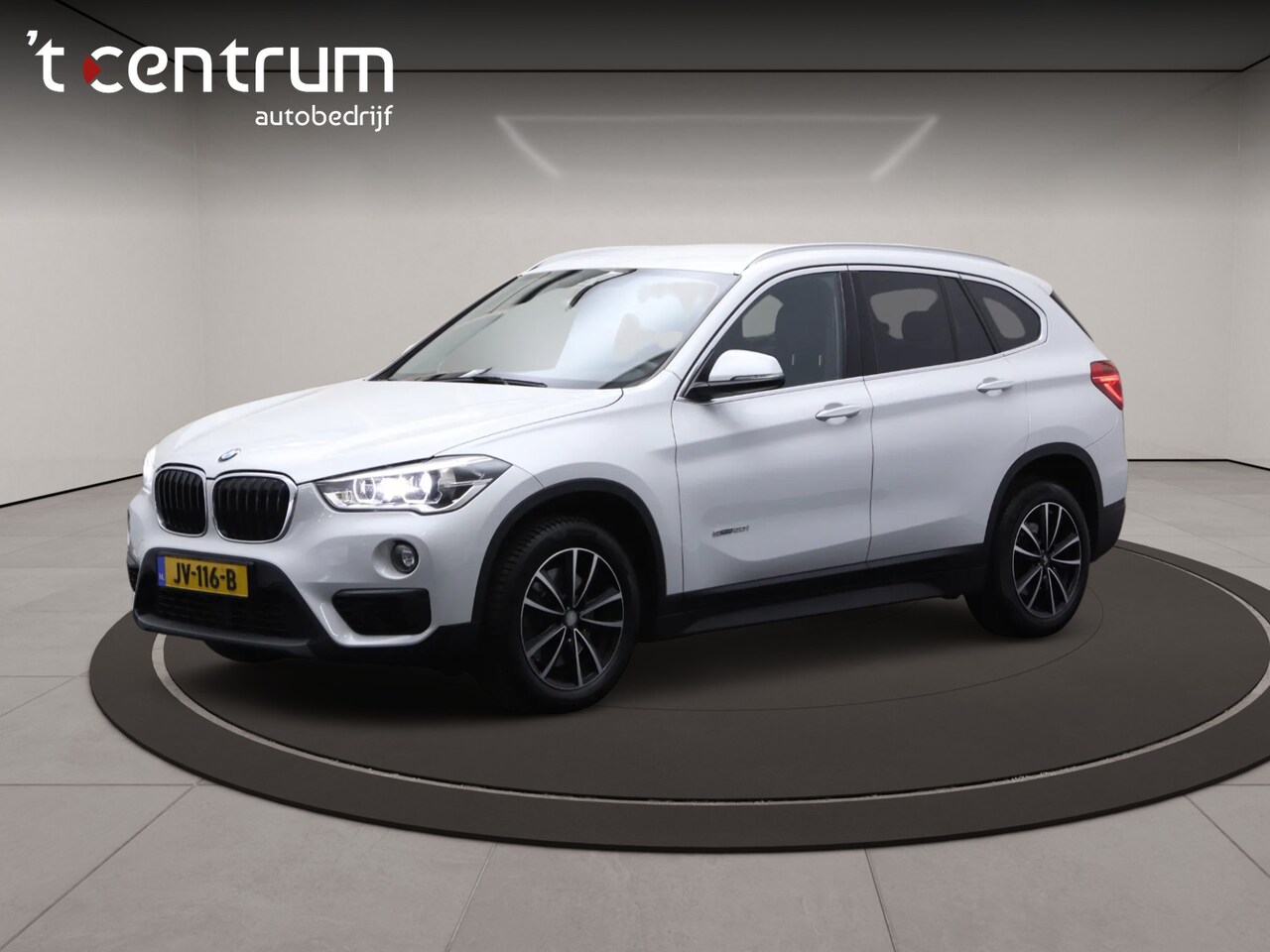 BMW X1 - sDrive20i 192 PK Automaat, LED, Cruise Control, Lederen Sportstoelen - AutoWereld.nl