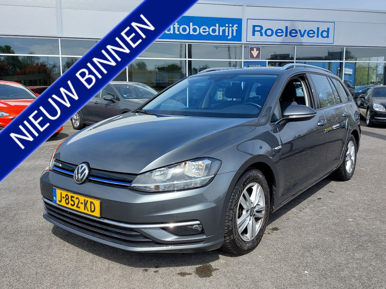 Volkswagen Golf Variant - 1.5 TSI 131pk Comfortline Executive | Origineel NL | Navi | Apple Carplay+Android Auto | C - AutoWereld.nl