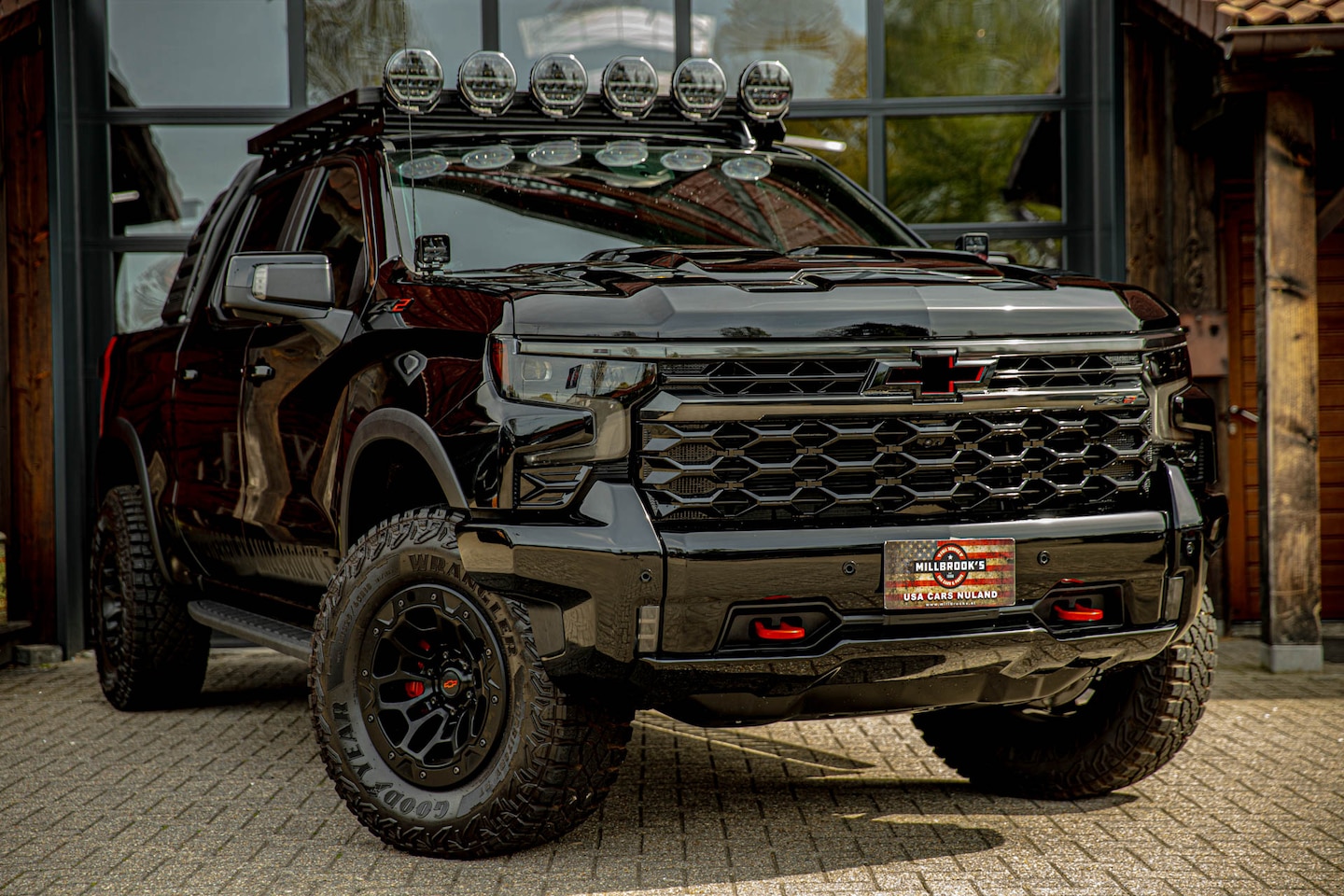 Chevrolet Silverado - ZR2 Millbrooks Special Baja Edition, BPM VRIJ, LPG, Roofrack, verstralers - AutoWereld.nl