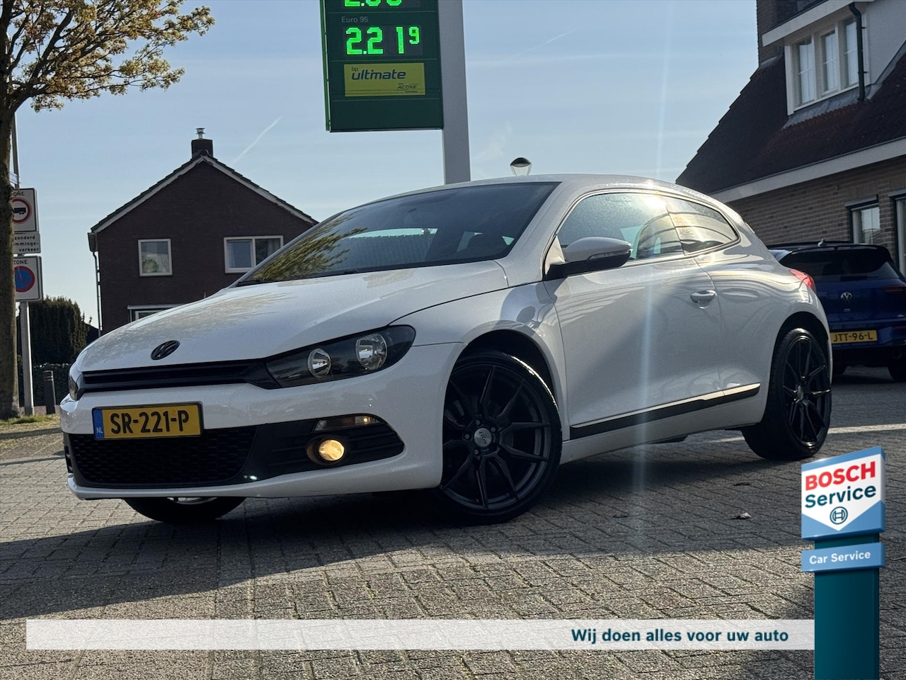 Volkswagen Scirocco - 1.4 TSI Climate / Navi / 19*Inch / Nieuwe APK - AutoWereld.nl