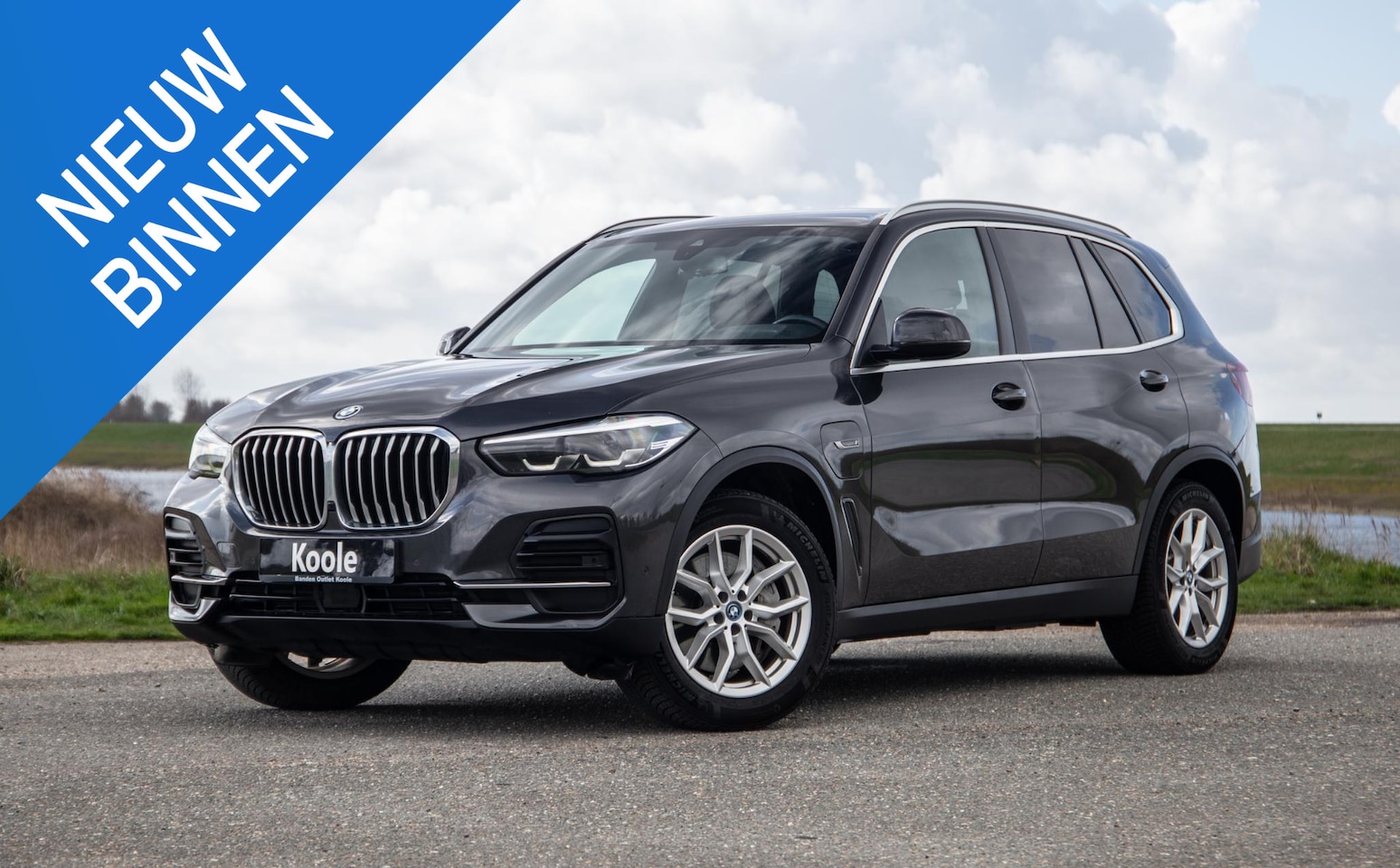 BMW X5 - xDrive45e High Executive CARPLAY / CAMERA / DEALER ONDERHOUDEN / BRUIN LEER / STOELVERWARM - AutoWereld.nl