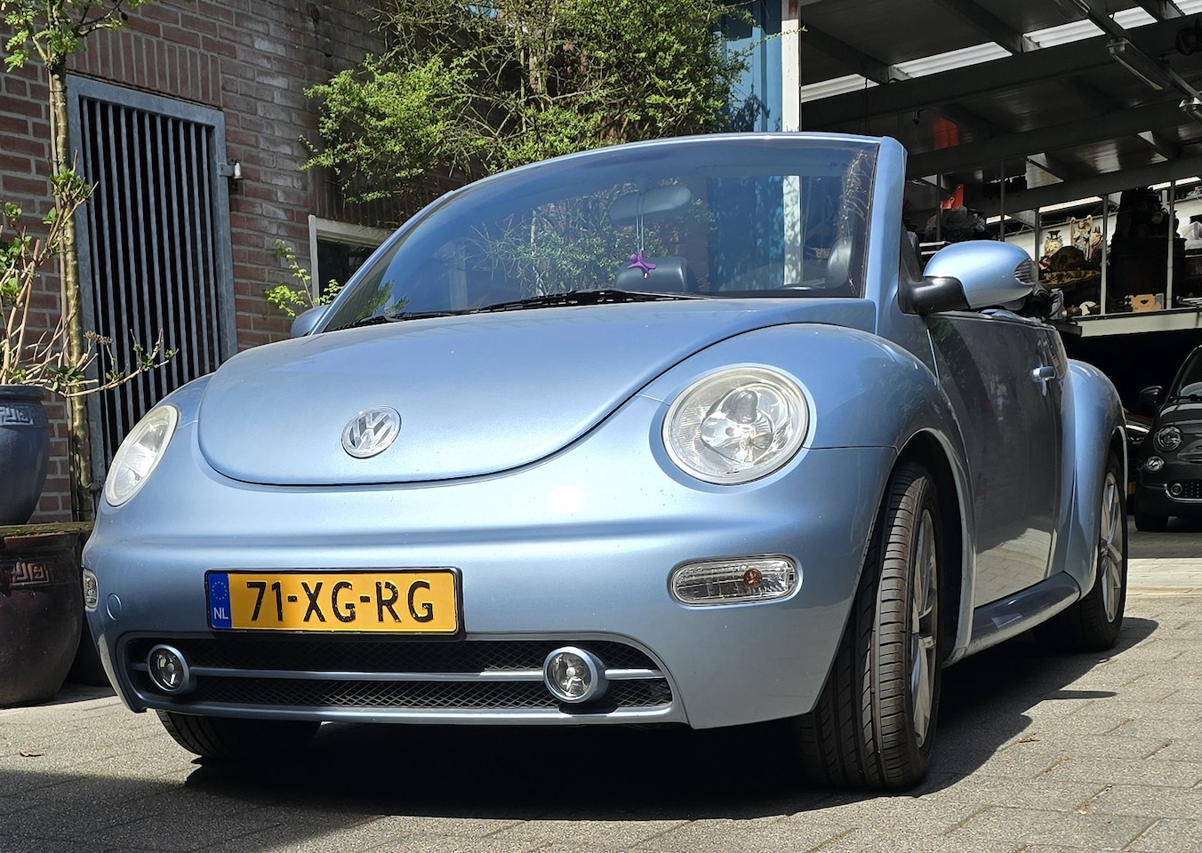 Volkswagen New Beetle Cabriolet - 2.0 Highline - AutoWereld.nl