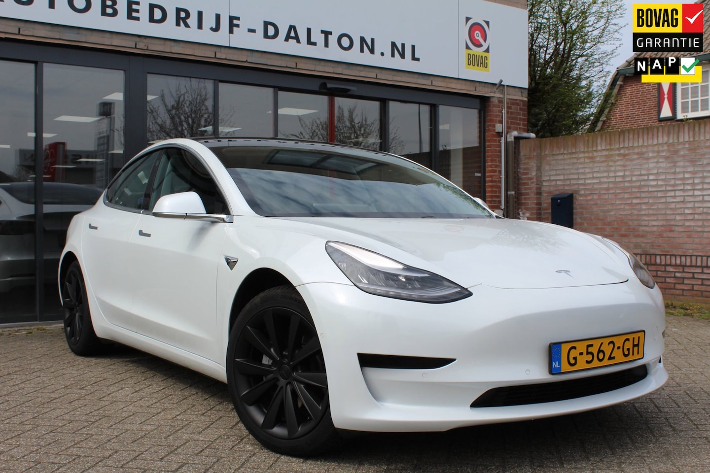 Tesla Model 3 - RWD Plus 60 kWh SOH 91,2% / LAGE KM! / ALL SEASON / AUTOPILOT / PANODAK - AutoWereld.nl
