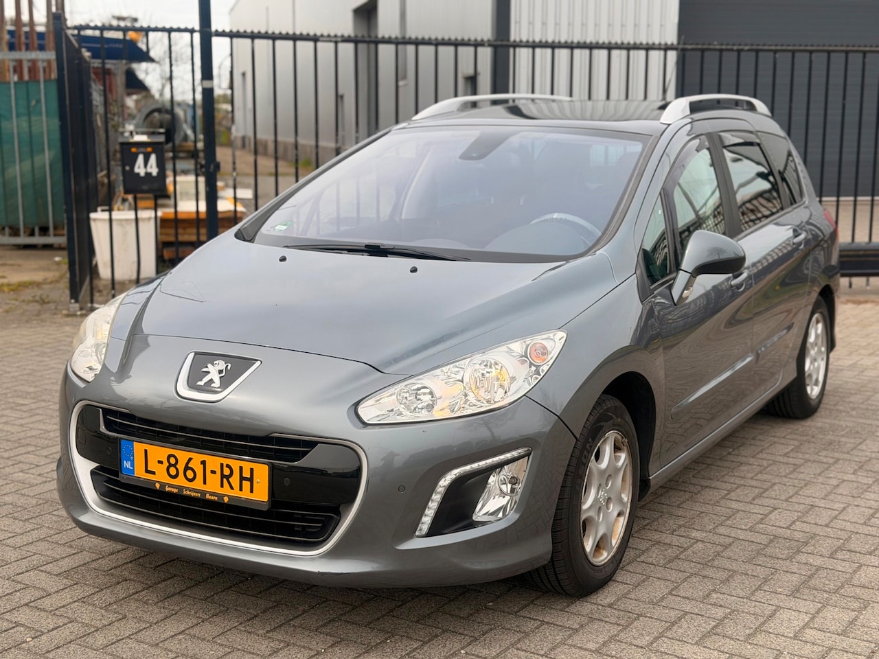 Peugeot 308 SW - 1.6 VTi Blue Lease 7 Pers Pano Clima Div Opties - AutoWereld.nl