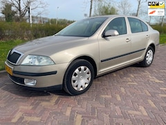 Skoda Octavia - 1.6 Ambiente-Airco-Automaat