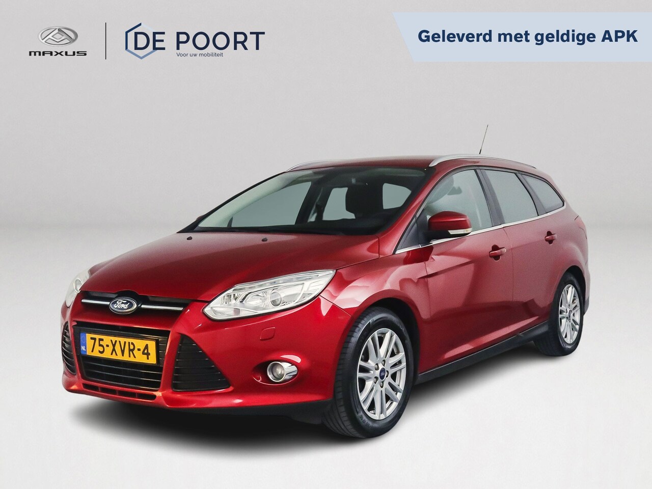 Ford Focus Wagon - 1.0 EcoBoost Titanium | Mistlampen | Trekhaak - AutoWereld.nl