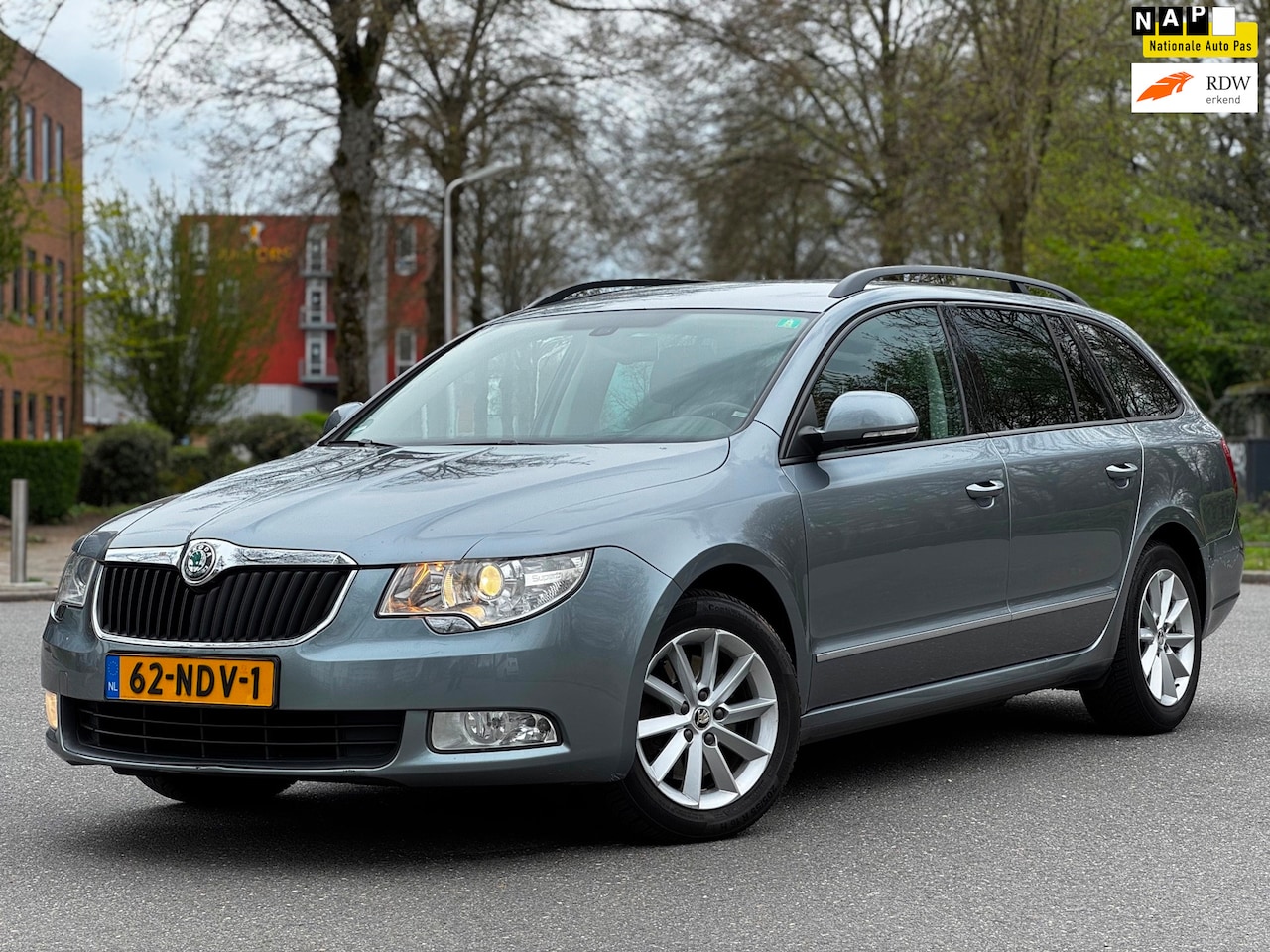 Skoda Superb Combi - 1.8 TSI Comfort Business Line|AUT DSG|PSENSOR|NAVI|CRUISE|AIRCO - AutoWereld.nl