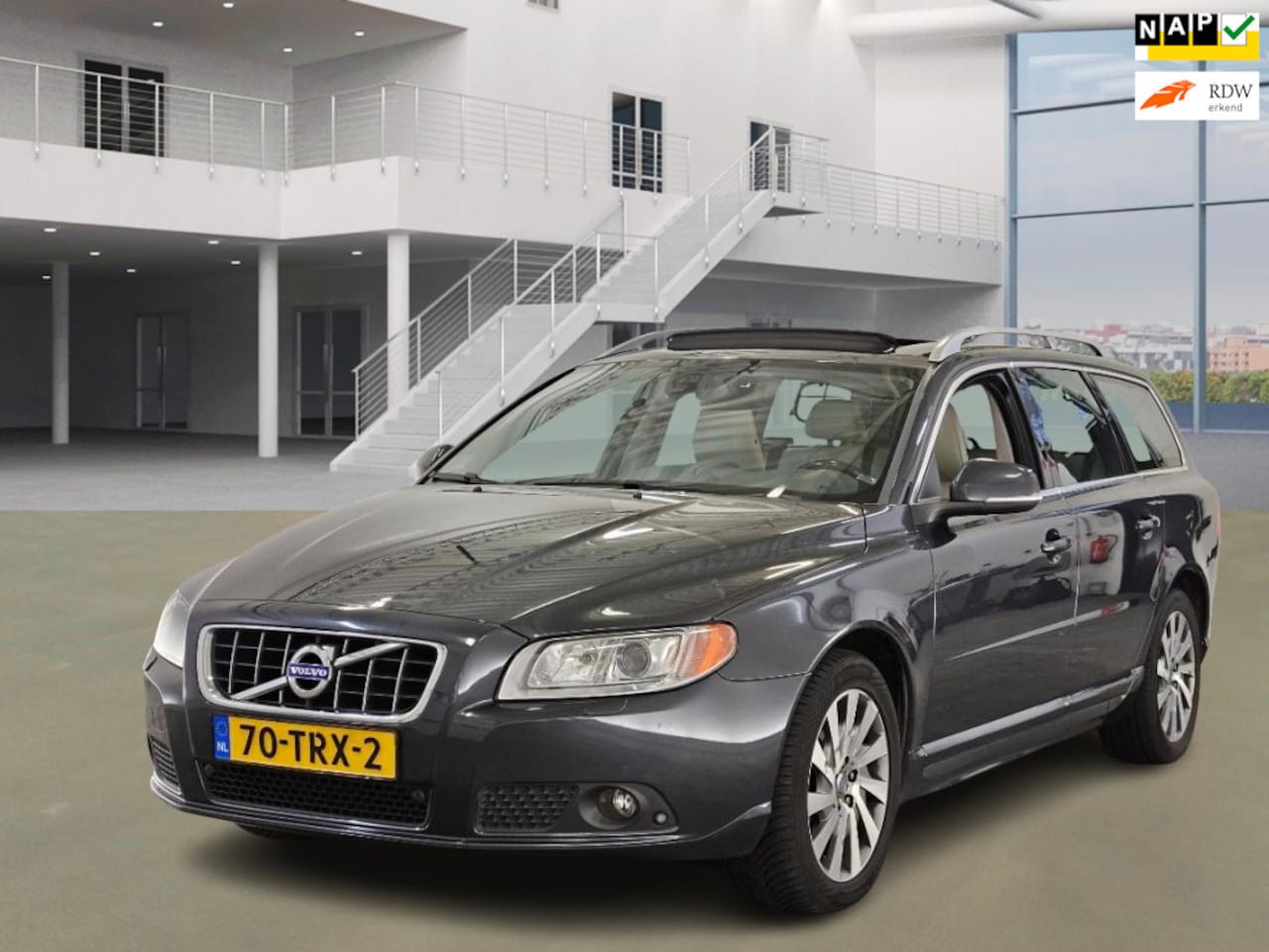 Volvo V70 - 1.6 T4 Limited Edition 1.6 T4 Limited Edition - AutoWereld.nl