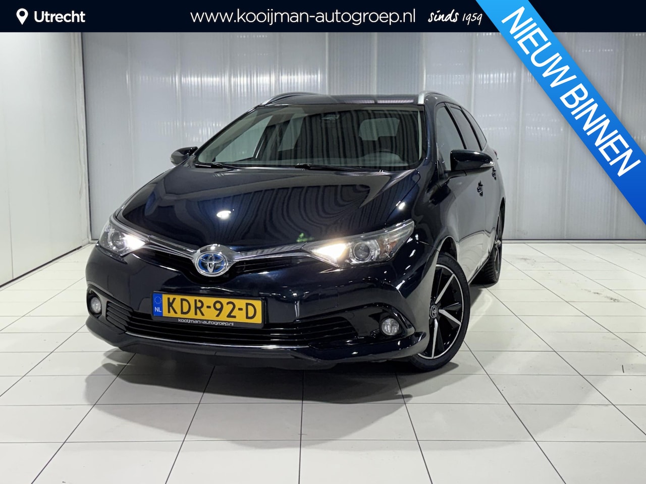Toyota Auris - 1.8 Hybrid Volcano Edition | All season banden met 17'' velgen | Goed onderhouden | - AutoWereld.nl