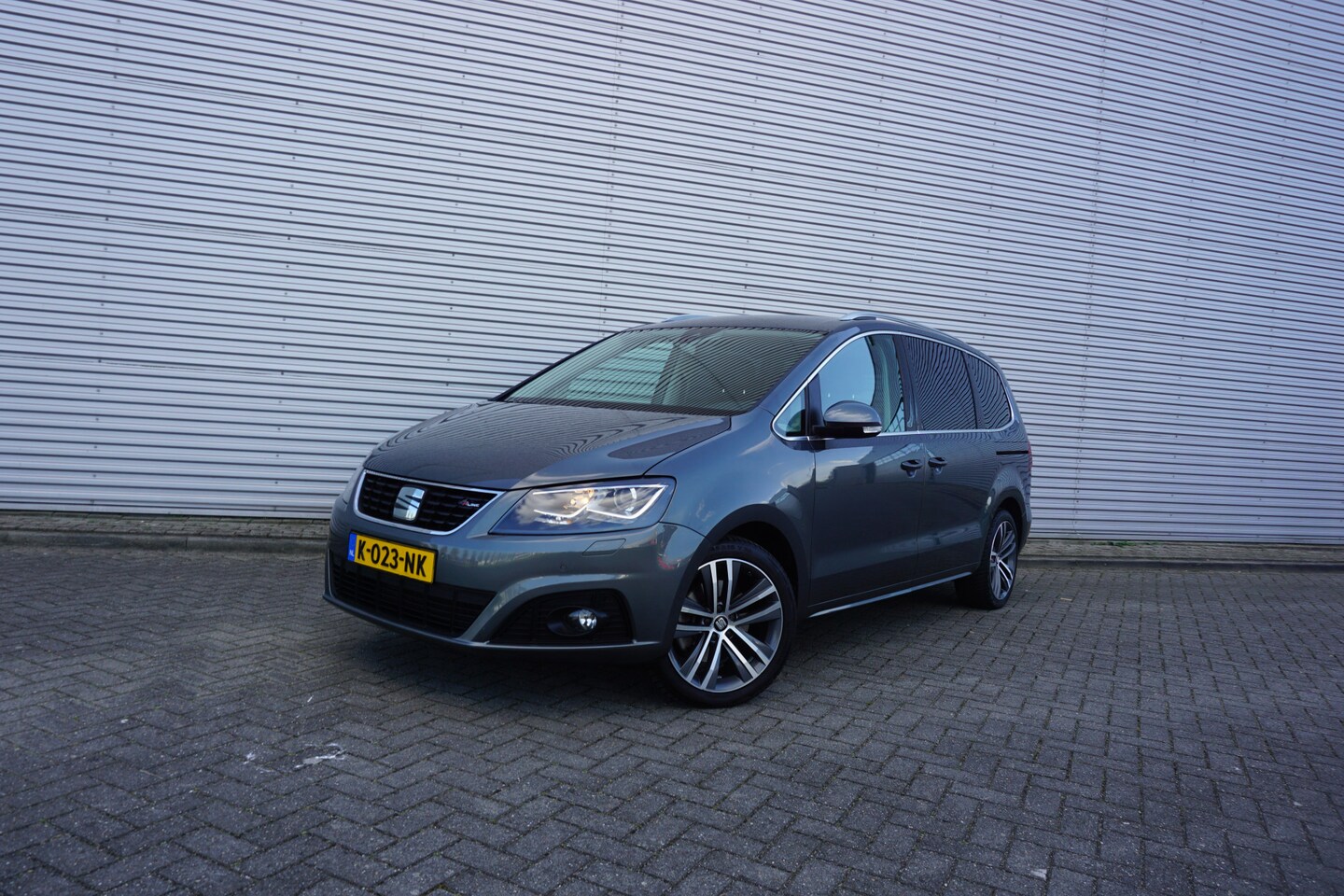 SEAT Alhambra - 1.4 TSI FR Business Intense 7Pers. AUTOMAAT - 1e Eigenaar / Climate / Navi / Cruise / Came - AutoWereld.nl