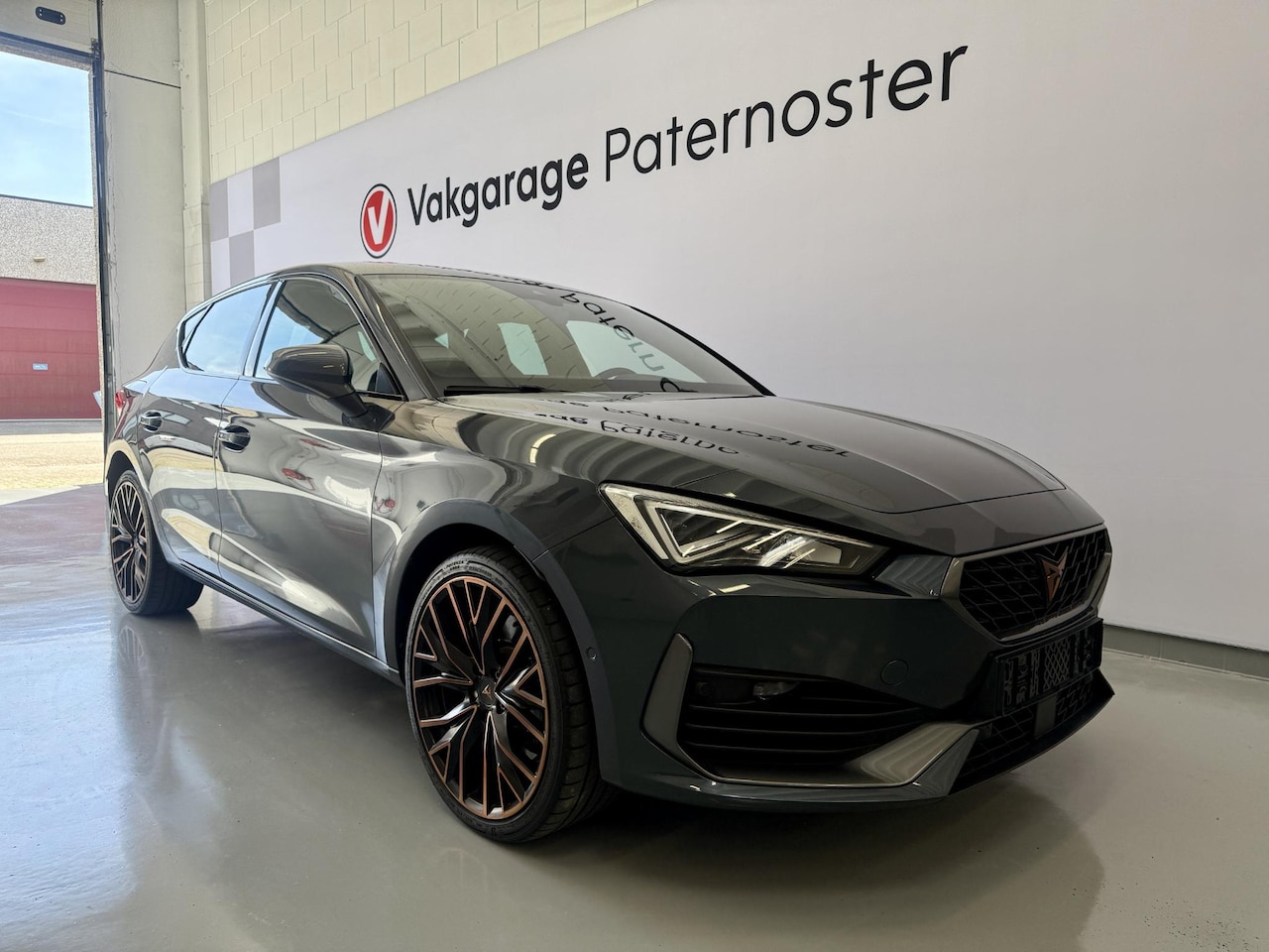 CUPRA Leon - 1.4 e-Hybrid Carplay / LM 19 inch / Achteruitrijcamera / Parkeersensoren V+A / LED /VOL - AutoWereld.nl