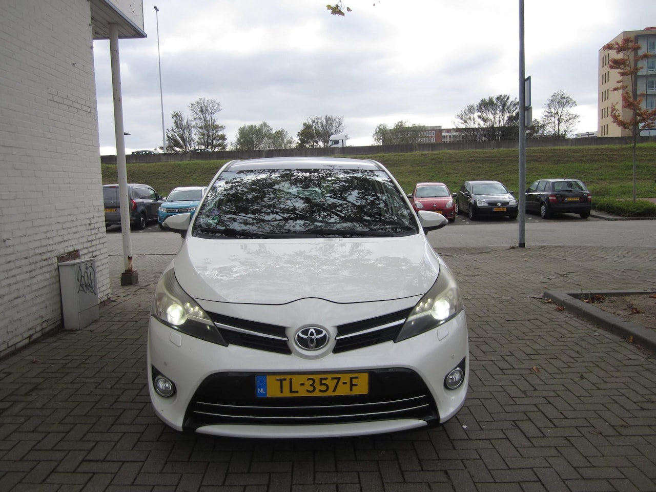 Toyota Verso - 1.8 VVT-i Dynamic Business 7p. 1.8 VVT-i Dynamic Business 7p. - AutoWereld.nl