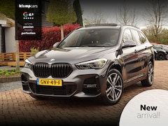 BMW X1 - xDrive20i M-Sport | 4WD | Head-up | 19inch | Keyless| Pano | Trekhaak 192PK | Flippers