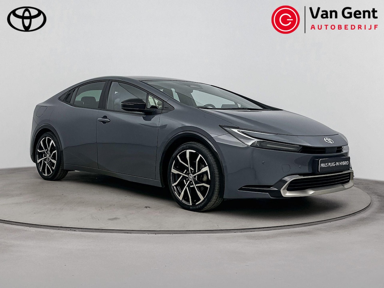 Toyota Prius - 2.0 Plug-in Executive | Panoramadak | Dodehoek detectie | Stoel-/stuurverwarming | Apple C - AutoWereld.nl