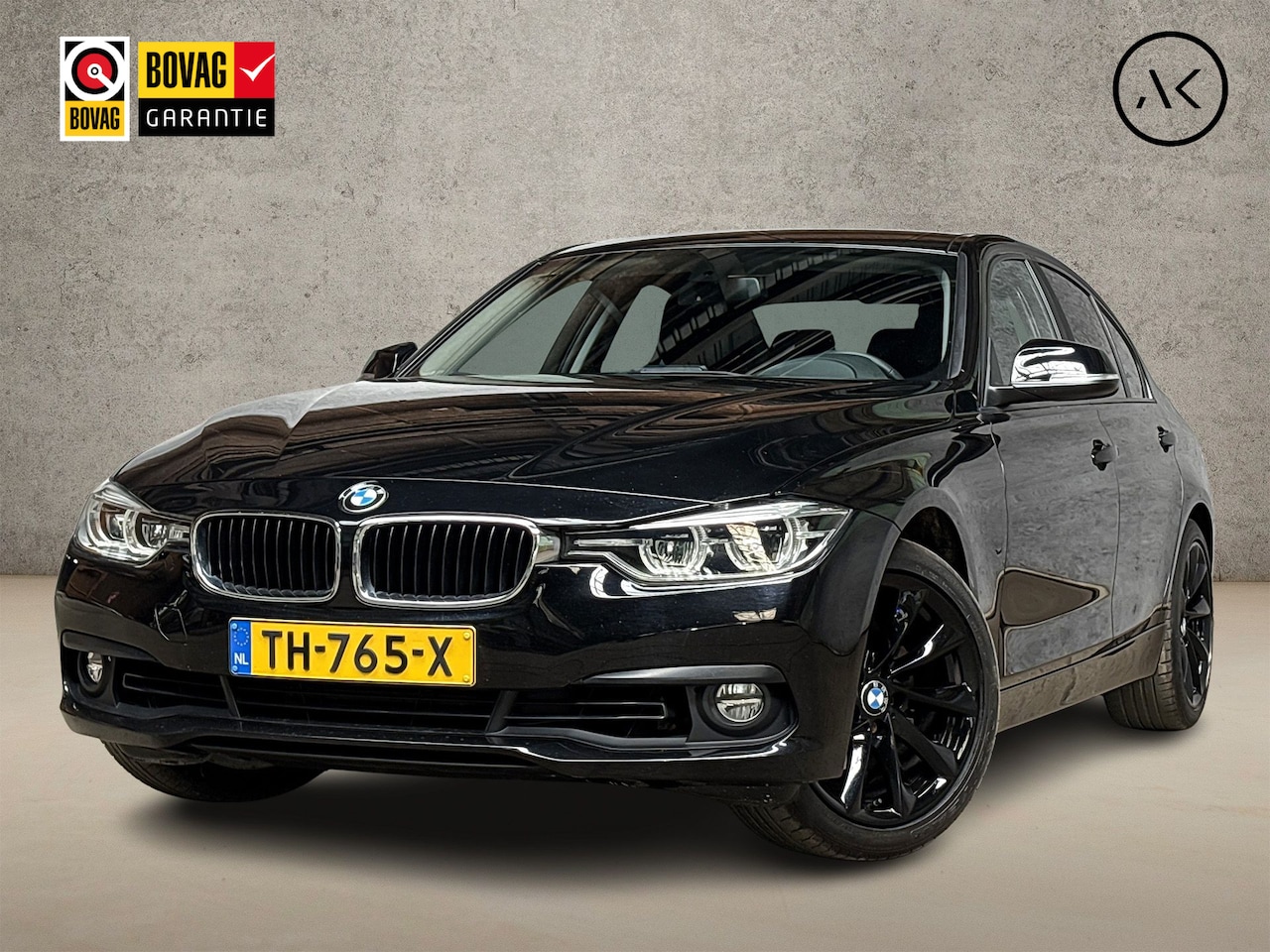 BMW 3-serie - 318i Sportline Automaat (GROOT NAVI, BLACK PACK, CLIMATE, PARKEERSENSOREN, SPORTSTOELEN, L - AutoWereld.nl