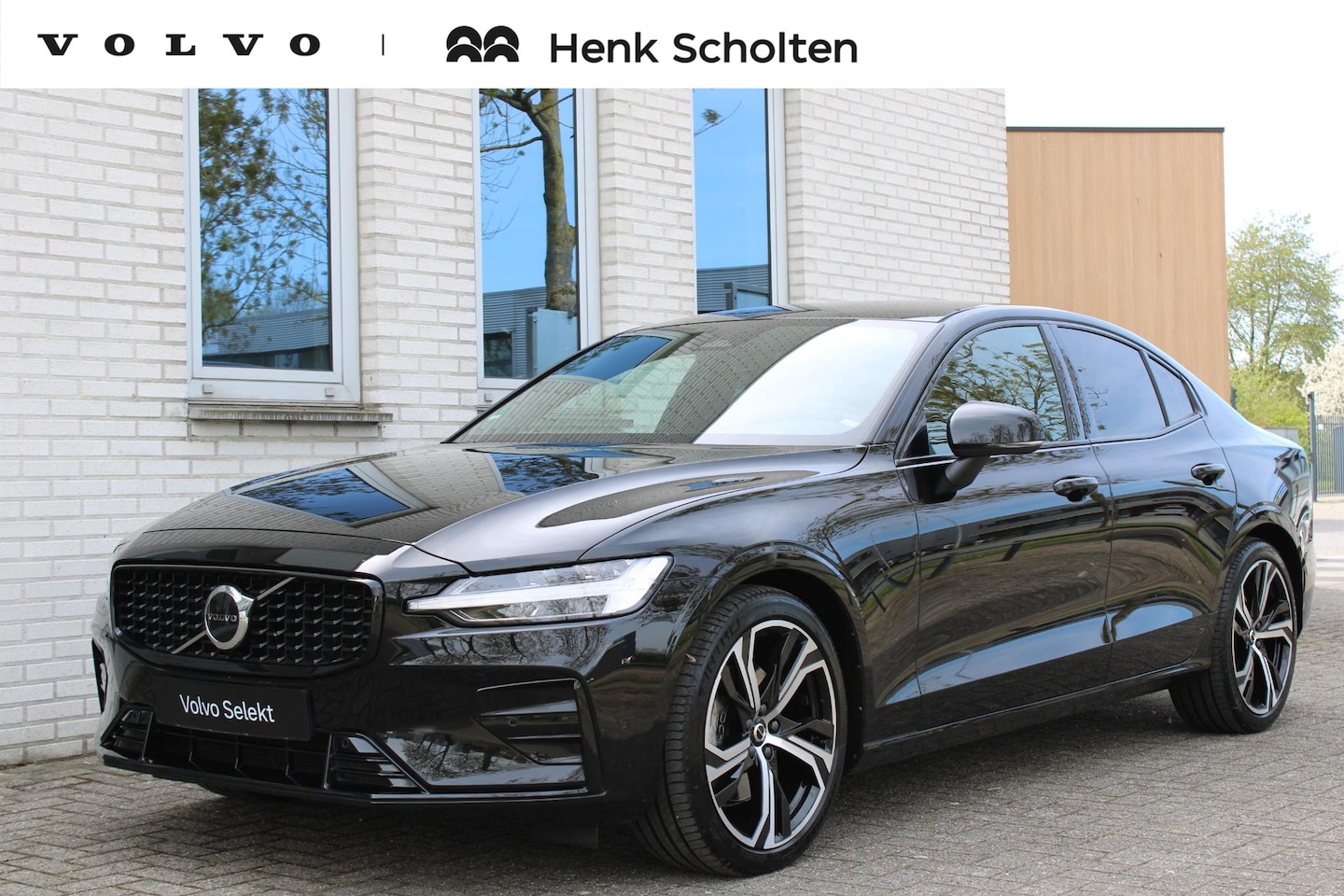 Volvo S60 - 2.0 B3 Plus Dark | 1e Eigenaar | 100% Dealeronderhouden | 19-Inch Lichtmetalen velgen | Ha - AutoWereld.nl