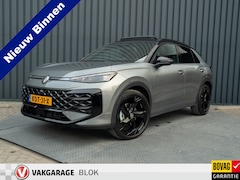 Volkswagen T-Roc - 1.5 eTsi R-Line First Edition | Trekhaak wegkl. | 360 Camera | Panodak | Harman/Kardon | P