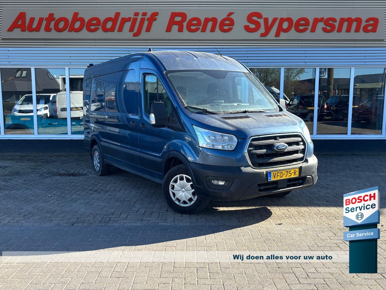 Ford Transit - 330 2.0 TDCI L3H2 Trend | 3 Zitplaatsen | Trekhaak | Parkeer Camera | LET OP MOTOR STUK - AutoWereld.nl