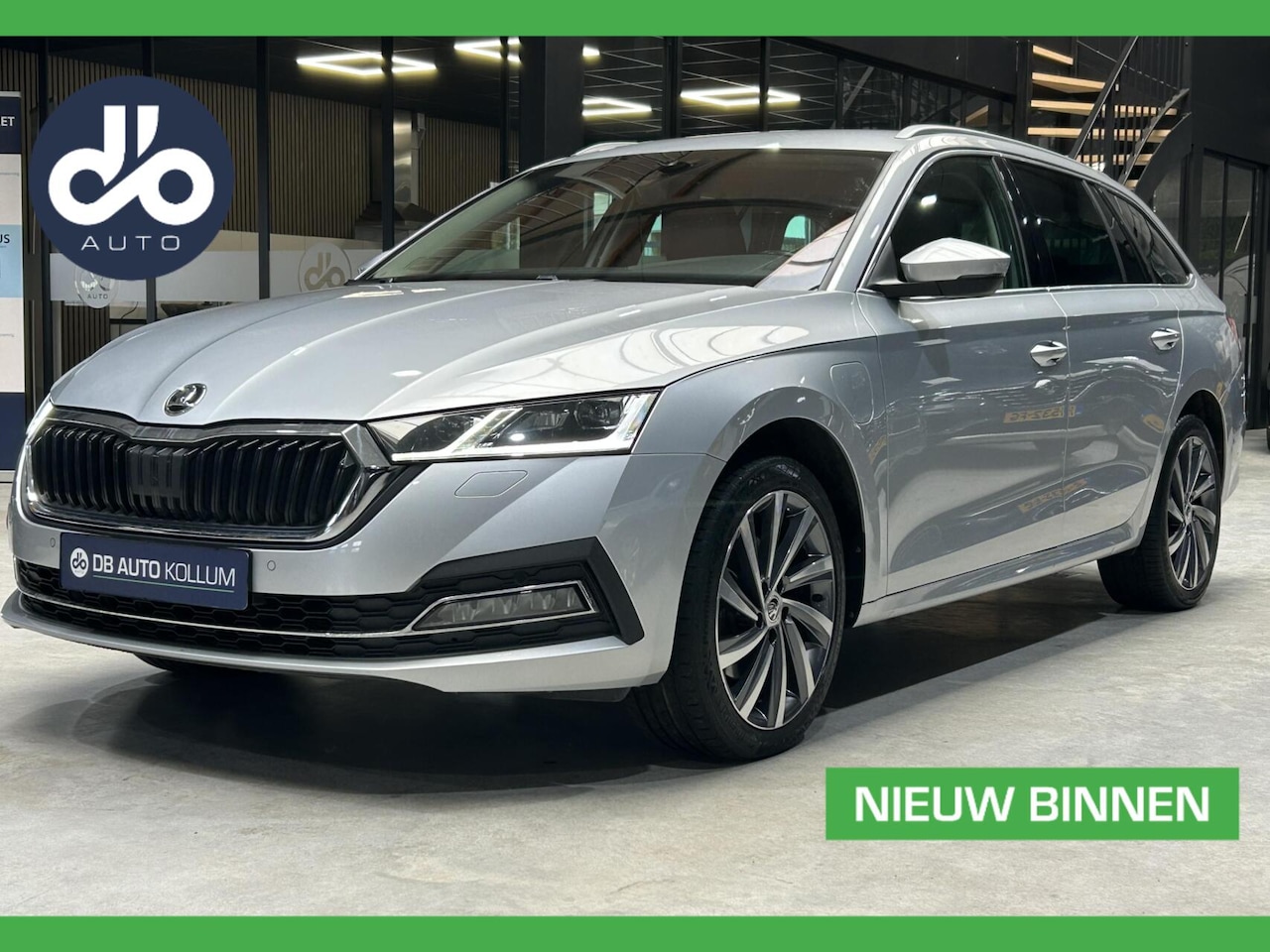 Skoda Octavia Combi - 1.4 TSI iV PHEV Style LED + DYNAMISCH I STOEL V.W. I NAVI I DIGI DISPLAY | SOH 94% - AutoWereld.nl