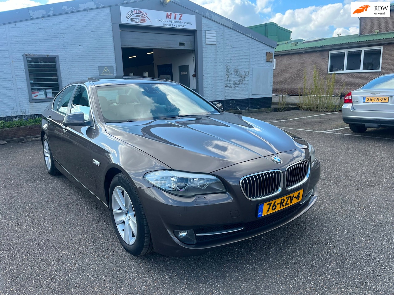 BMW 5-serie - 523i High Executive Volledig uitgevoerd | DEALER OH - AutoWereld.nl