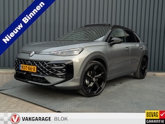 Volkswagen T-Roc - 1.5 eTsi R-Line First Edition | Trekhaak wegkl. | 360 Camera | Panodak | Harman/Kardon | P