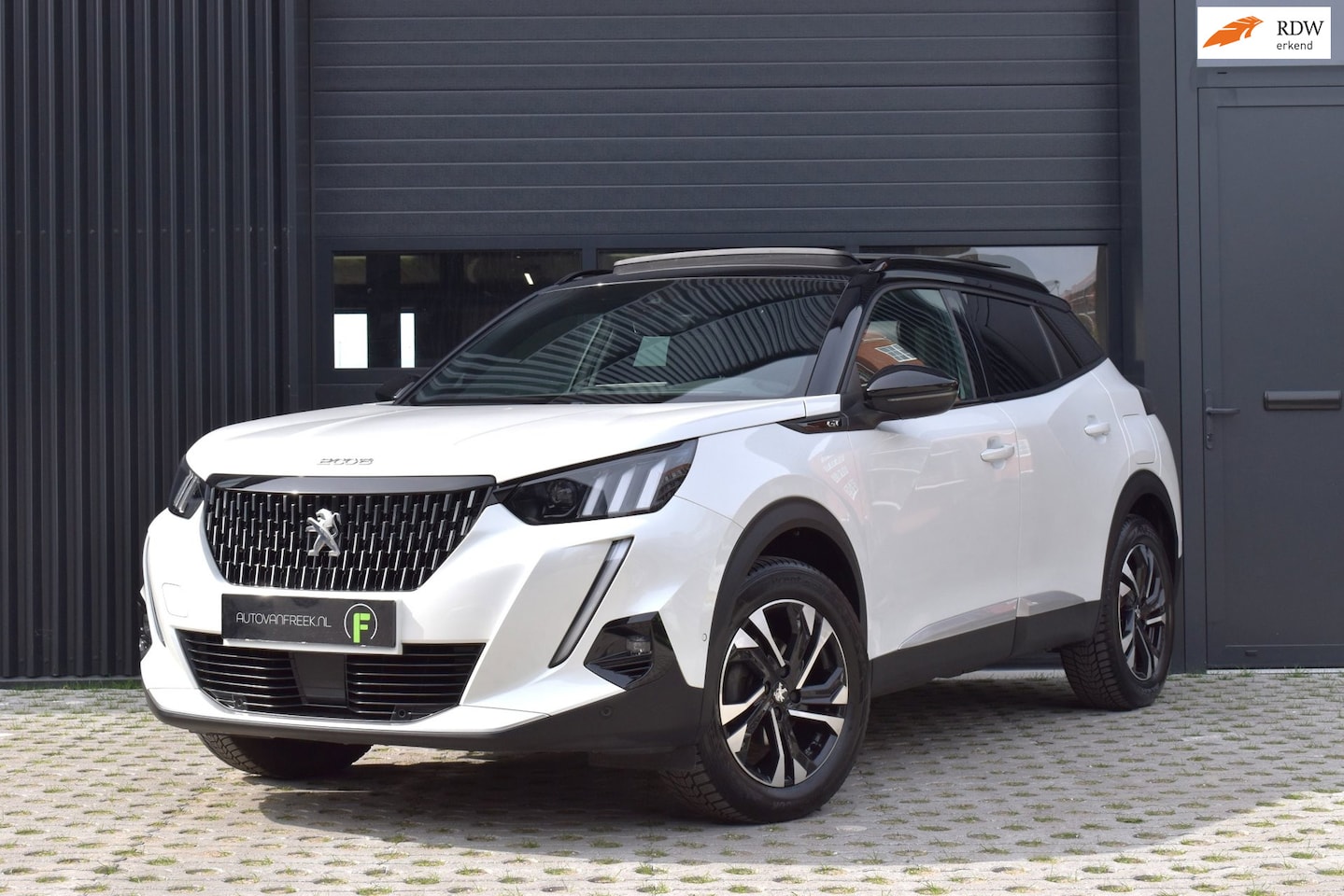 Peugeot 2008 - 1.2 PureTech GT Pack | PANO | FOCAL | TREKHAAK AFN. | VIRTUAL | CAMERA | ACC | 1E EIG | DE - AutoWereld.nl