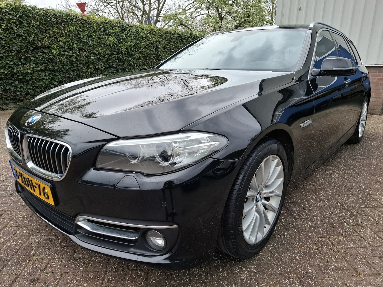 BMW 5-serie Touring - 520i Last Minute Edition LEER/XENON/NAVI/PDC/TREKHAAK 184PK - AutoWereld.nl