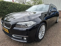 BMW 5-serie Touring - 520i Last Minute Edition LEER/XENON/NAVI/PDC/TREKHAAK 184PK