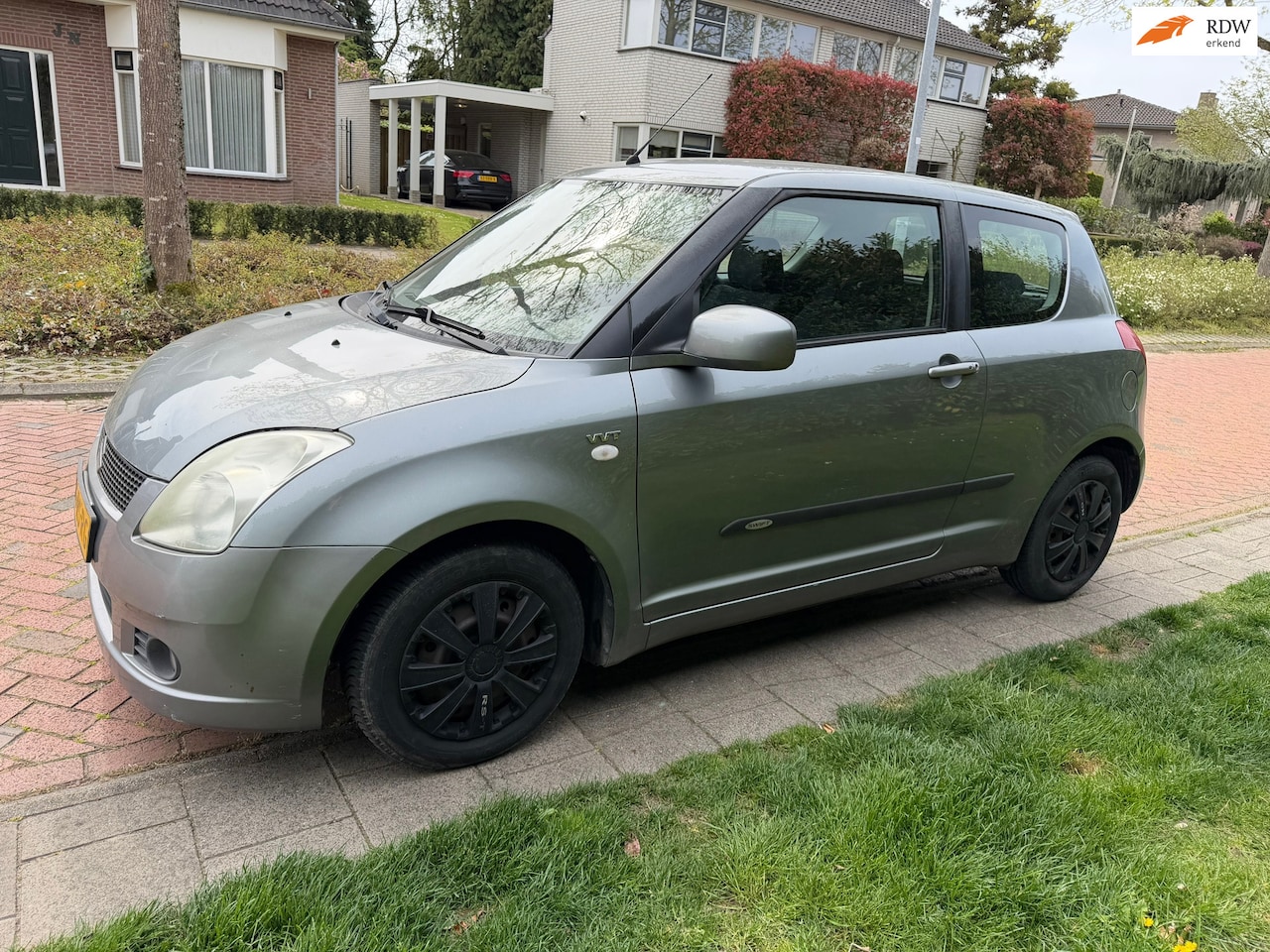Suzuki Swift - 1.5 Exclusive 1.5 Exclusive, Airco, APK 08-04-2027. - AutoWereld.nl