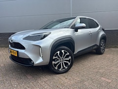 Toyota Yaris Cross - 1.5 Hybrid Dynamic Limited Stuur + Stoelverw. + parkeersensoren v+a