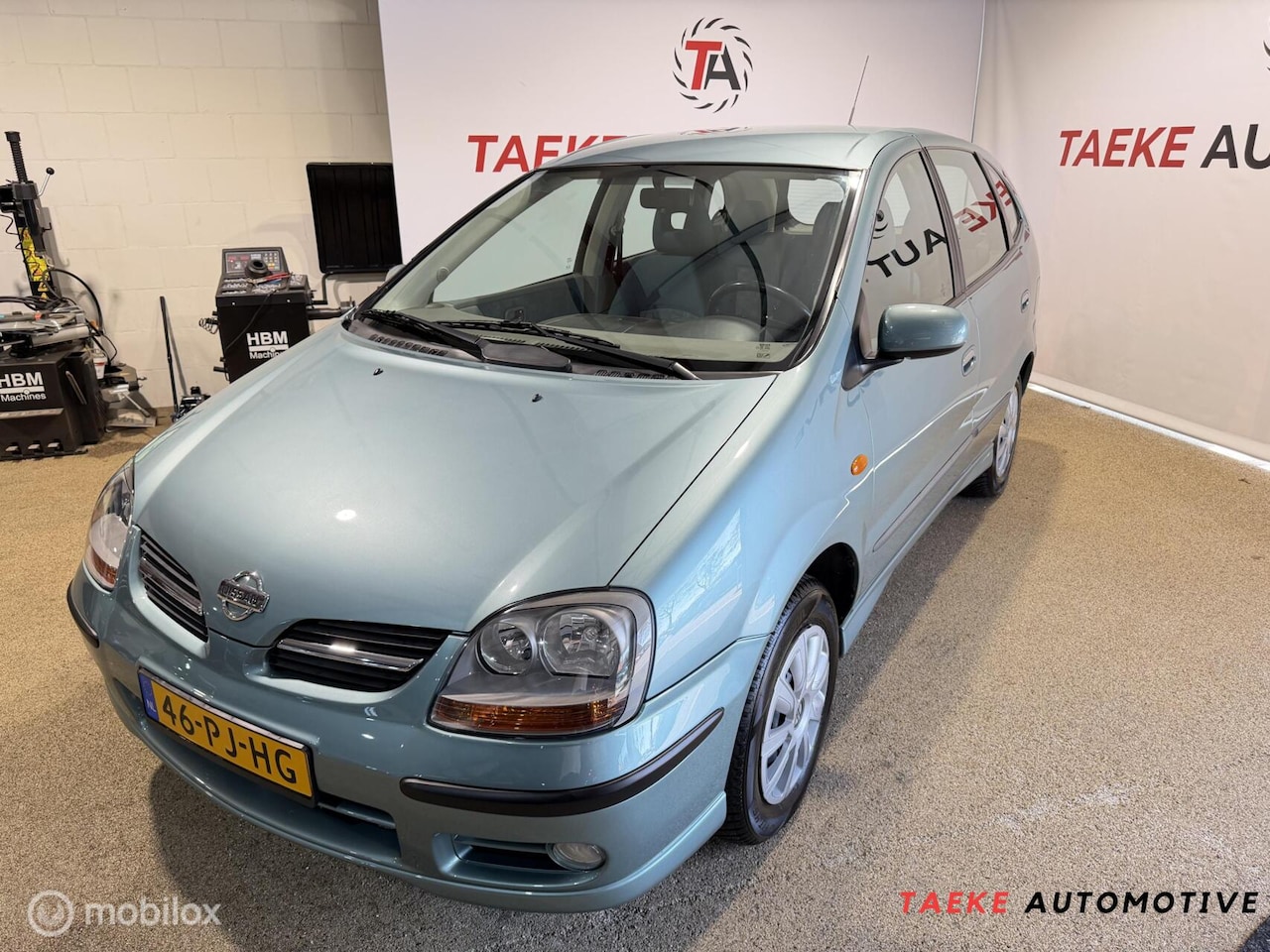 Nissan Almera Tino - 2.0 CVT Ambience Automaat/Airco/Apk - AutoWereld.nl
