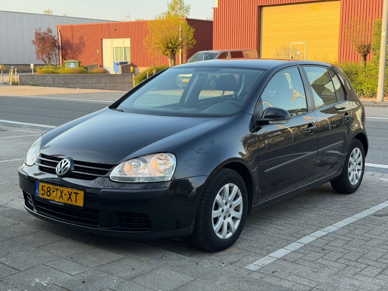 Volkswagen Golf - 2.0 FSI 150PK 5 Deurs Cruise Airco Zwart - AutoWereld.nl