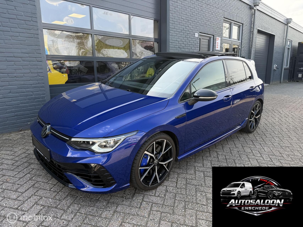Volkswagen Golf - 8 R 2.0 TSI 320 PK Akrapovic Vol Opties - AutoWereld.nl