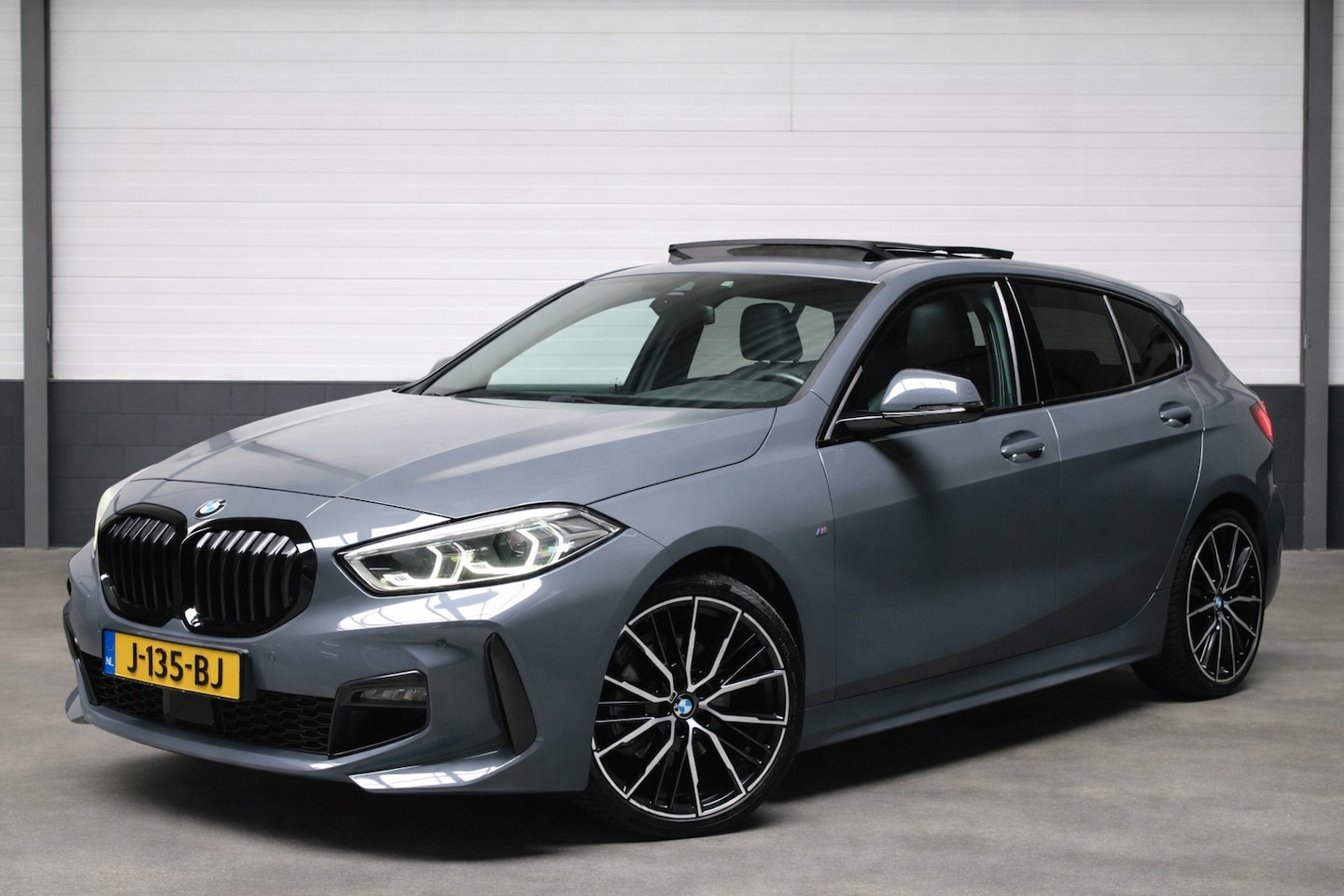 BMW 1-serie - 118i M-Sport l Pano Virtual Camera Carplay - AutoWereld.nl