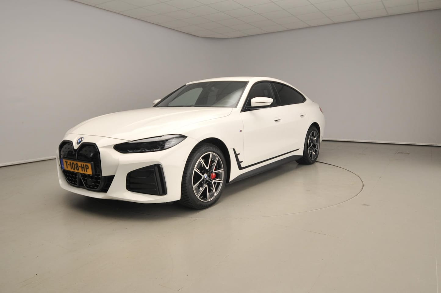 BMW i4 - Gran Coupe eDrive40 | M-Sportpakket | LED | Leder | HUD | Stoelverwarming | Sportstoelen | - AutoWereld.nl