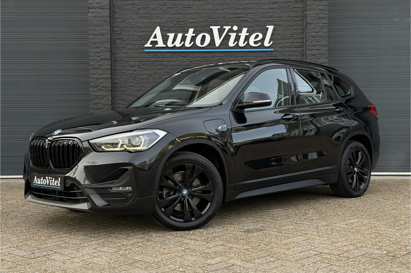 BMW X1 - xDrive25e | PDC V+A | Leder | Sportstuur | NAVI | LED | 20x op voorraad - AutoWereld.nl