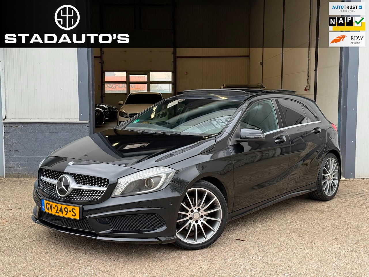 Mercedes-Benz A-klasse - 180 AMG-Line Panoramadak|CARPLAY|APK! - AutoWereld.nl