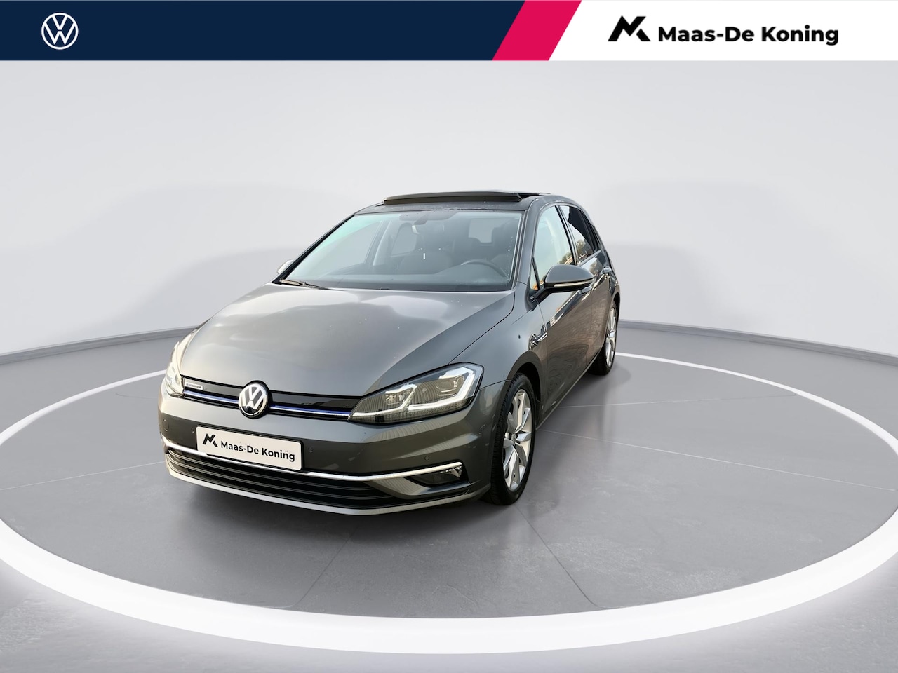 Volkswagen Golf - 1.5TSI/130PK Highline · Panoramadak · Stoelverwarming · Massage functie · Camera + Parkeer - AutoWereld.nl