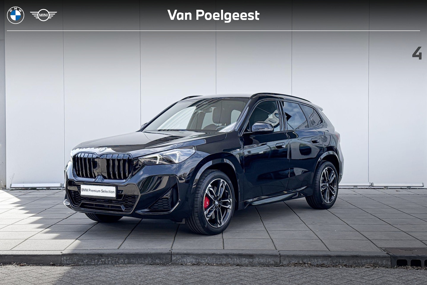 BMW X1 - sDrive20i M-Sport Pro / Harman Kardon / Driving Assistant Plus / Adaptieve LED koplampen / - AutoWereld.nl