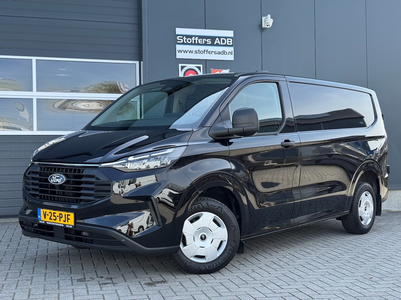 Ford Transit Custom - 320 2.0 TDCI L1H1 Trend 136pk | Navi | Carplay | Camera | BLIS | ACC | Winterpack | Betonp - AutoWereld.nl