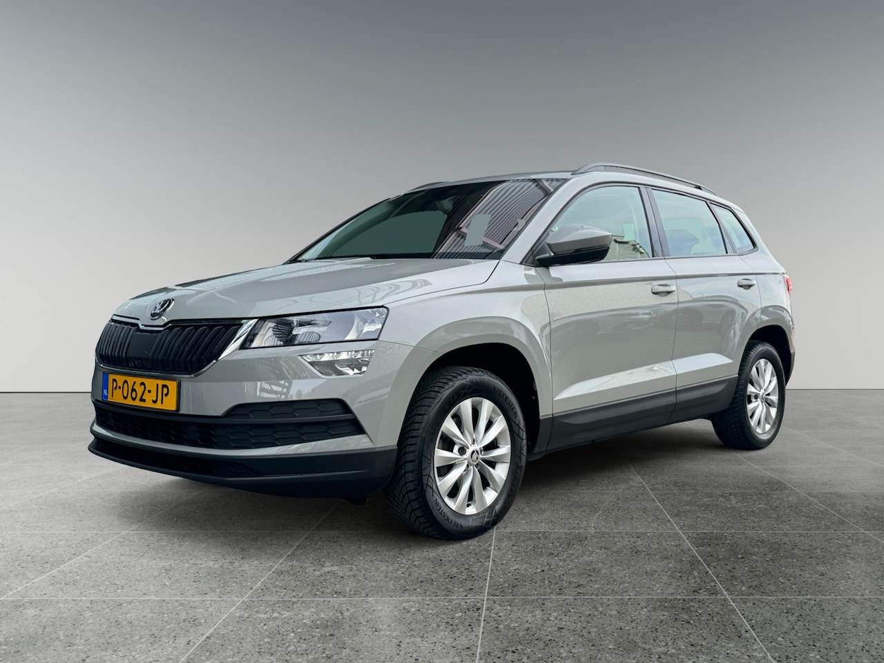 Skoda Karoq - 1.5 150pk TSI ACT Business Edition Parkeersensoren achter | Adaptive Cruise Control | Verw - AutoWereld.nl