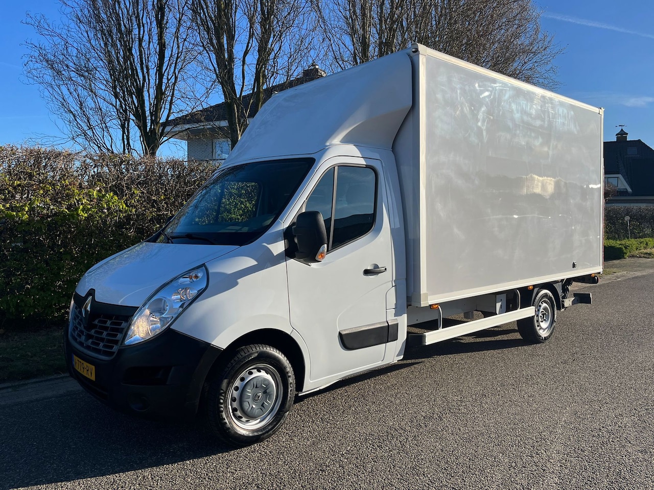 Renault Master - T35 2.3 dCi Bakwagen + laadklep - AutoWereld.nl
