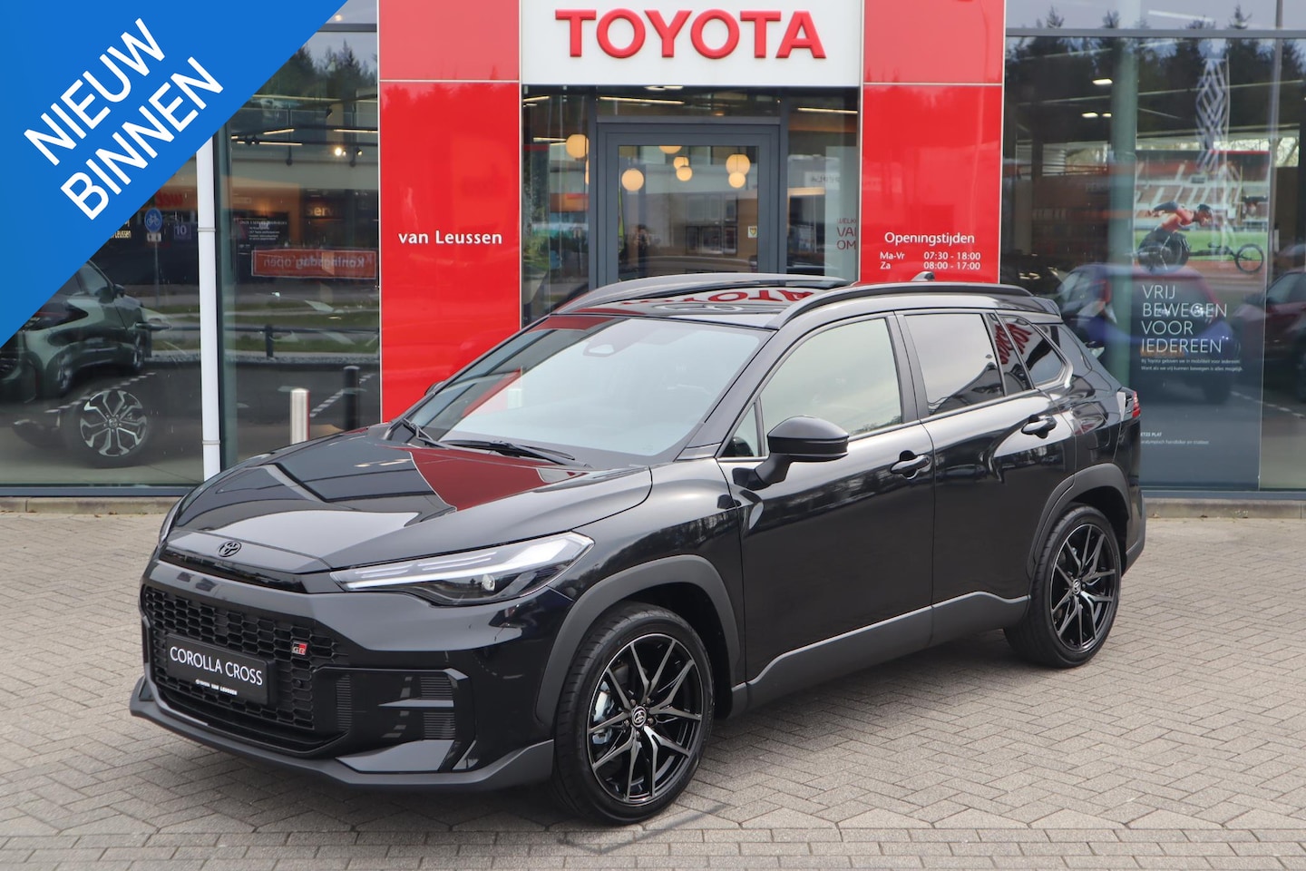Toyota Corolla Cross - HYBRID 180 GR SPORT PANODAK JBL-AUDIO APPLE/ANDROID BLIND SPOT STOEL/STUURVERWARMING PARK- - AutoWereld.nl