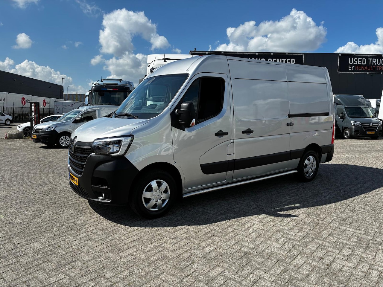Renault Master - 130.35 L2 H2 2.3 Dci Euro 6, Nav, Camera - AutoWereld.nl