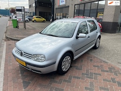 Volkswagen Golf - 1.6-16V Trendline Parksensor Cruise Trek
