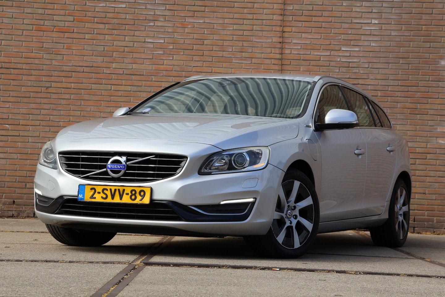 Volvo V60 - 2.4 D6 AWD Plug-In Hybrid Summum 2.4 D6 AWD Plug-In Hybrid Summum - AutoWereld.nl
