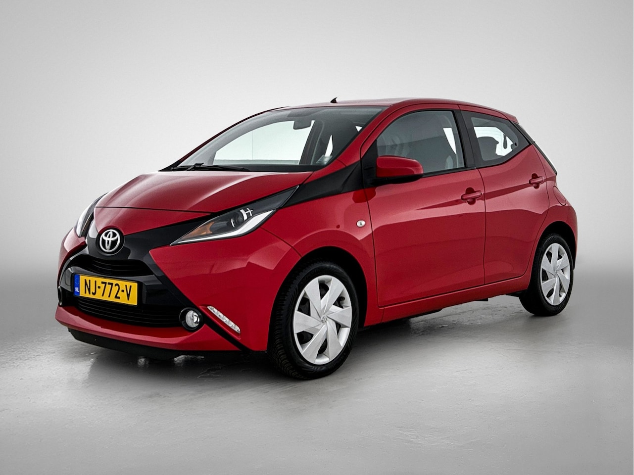 Toyota Aygo - 1.0 VVT-i x-play | Camera | Dealeronderhouden | - AutoWereld.nl