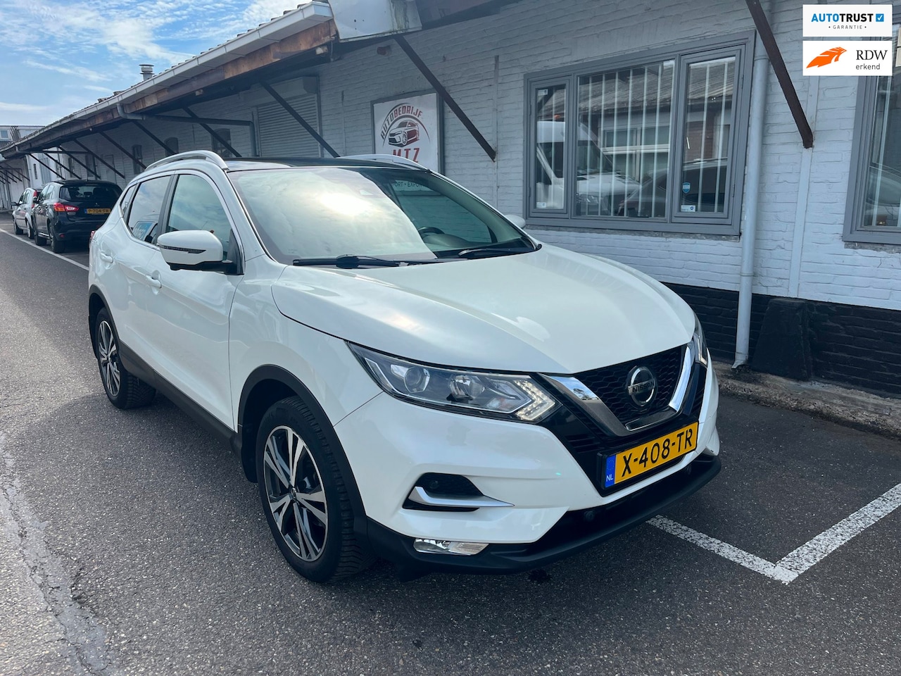 Nissan Qashqai - 1.2 N-Connecta | PANO |6 Maanden Garantie ! - AutoWereld.nl